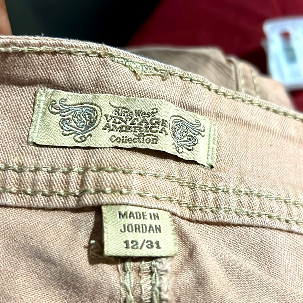 Women’s Capris - Picture 3 of 4